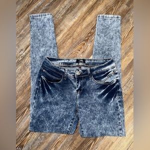 YMI Jeans Distressed Mid-Rise Skinny Jeans. Size 9 Gently worn: no rips, stains